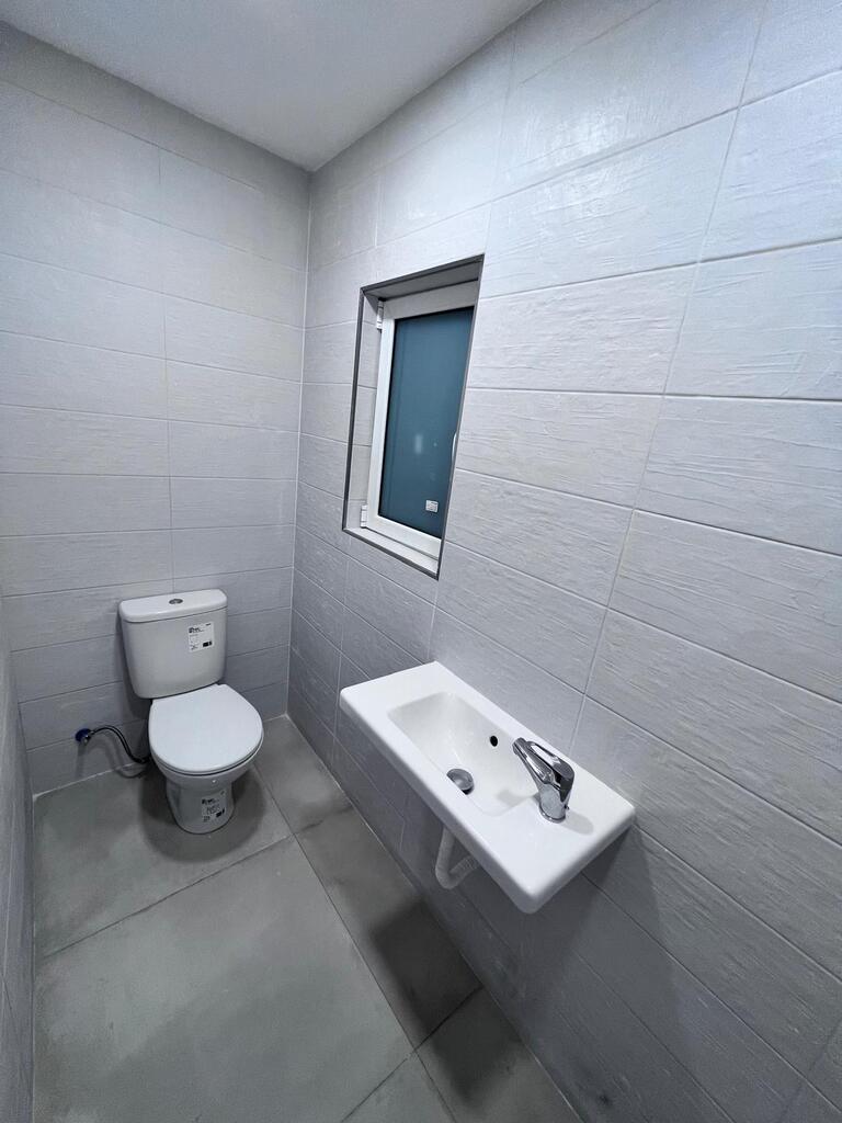Office for Long Let in Valletta - €1,400/month photo 15