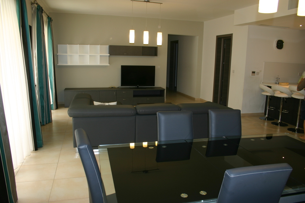 3 Bedroom Apartment for Long Let in Sliema - €2,200/month photo 2