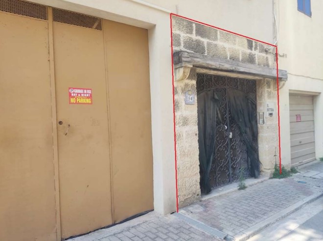 Spacious 247sqm 3-Bedroom House of Character with Own Airspace in Iklin photo 3