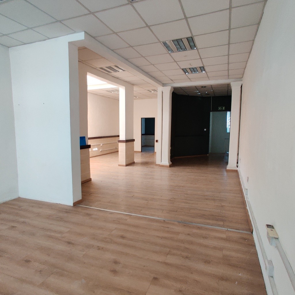 Office for Long Let in Valletta - €1,500/month photo 7