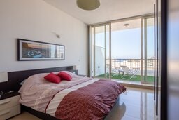 2 Bedroom Ensuite Penthouse for Long Let in Gżira - €2,100/month photo 6