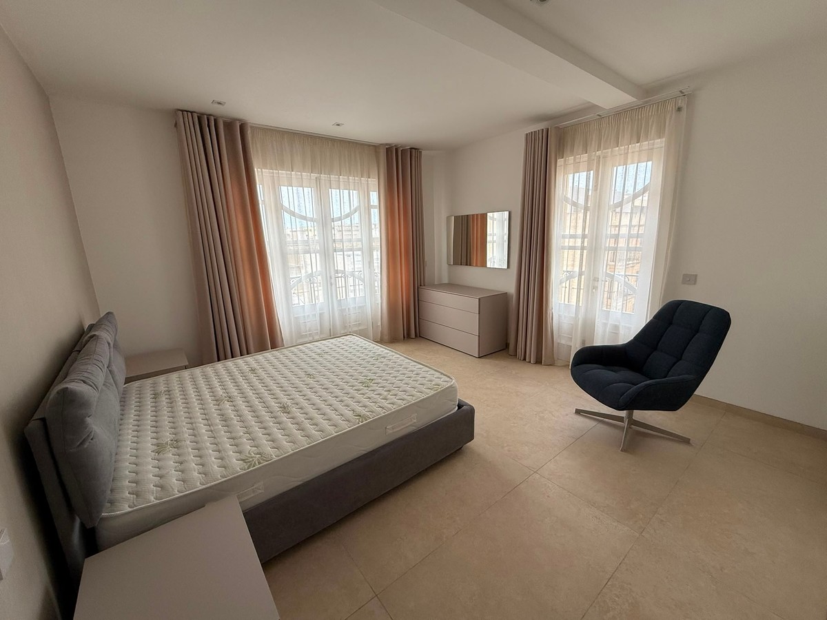 Bright & Modern 3-Bedroom Apartment on Dingli Street Sliema photo 6