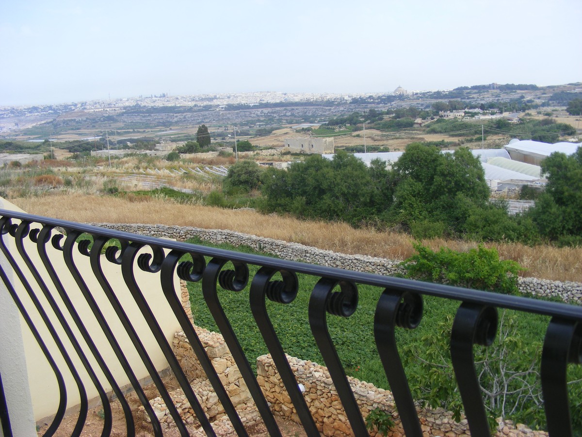 2 Bedroom Apartment for Long Let in Mosta - €1,199/month photo 6
