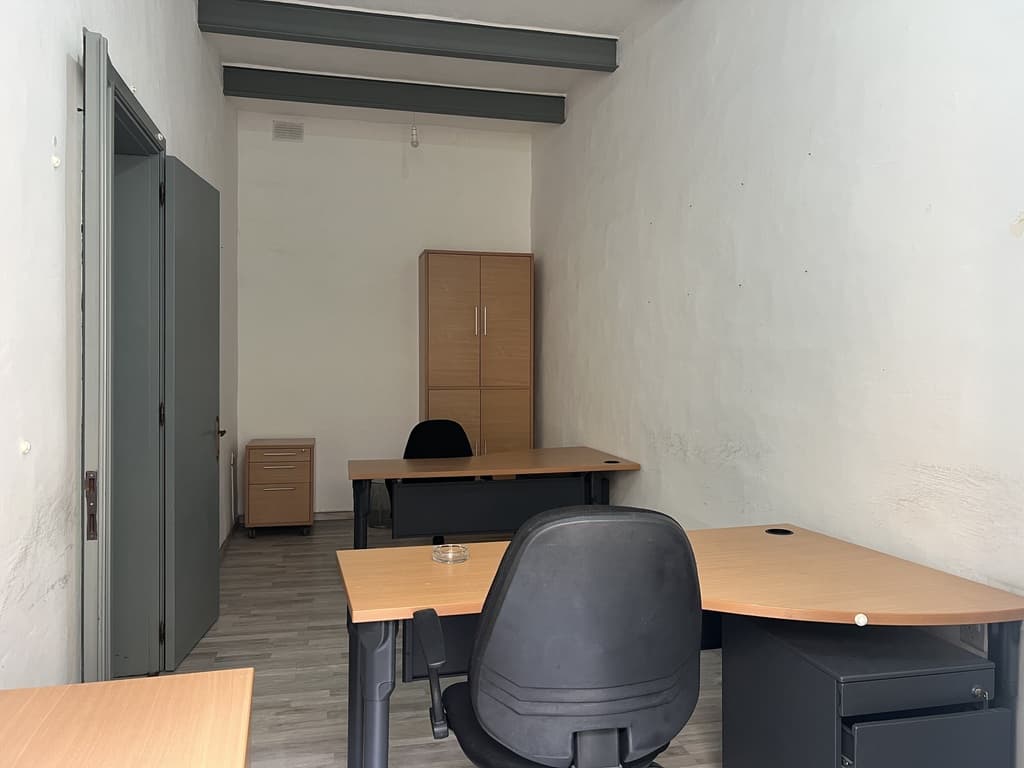 Office for Long Let in Valletta - €1,250/month