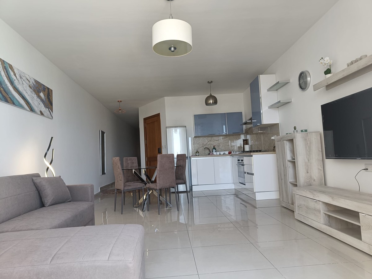 2 Bedroom Penthouse for Long Let in Qawra - €1,600/month photo 4