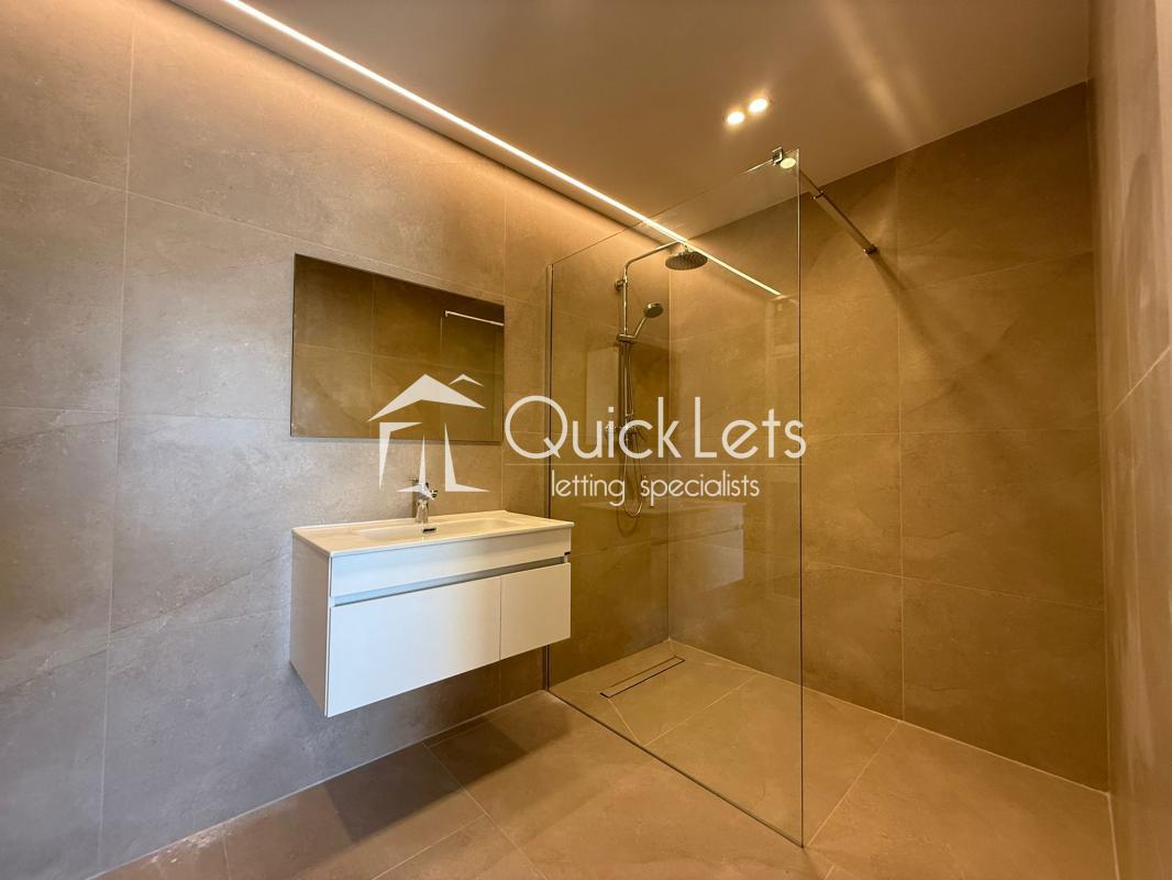 3 Bedroom Ensuite Apartment for Long Let in Mosta - €1,750/month photo 8