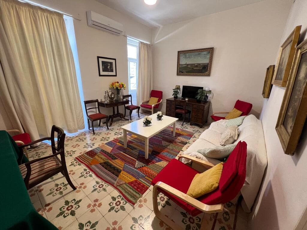 3 Bedroom Apartment for Long Let in Valletta - €2,950/month