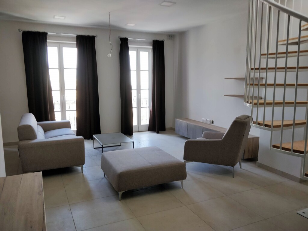 2 Bedroom Penthouse for Long Let in Paola - €1,750/month photo 3