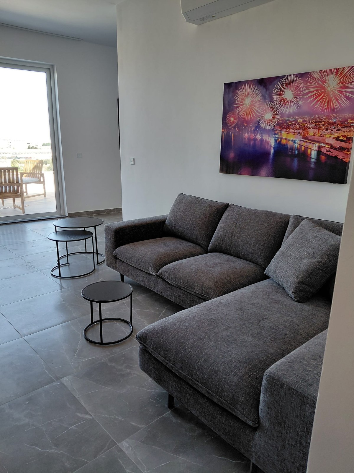 Designer-Finished 3-Bedroom Penthouse in Lija photo 4