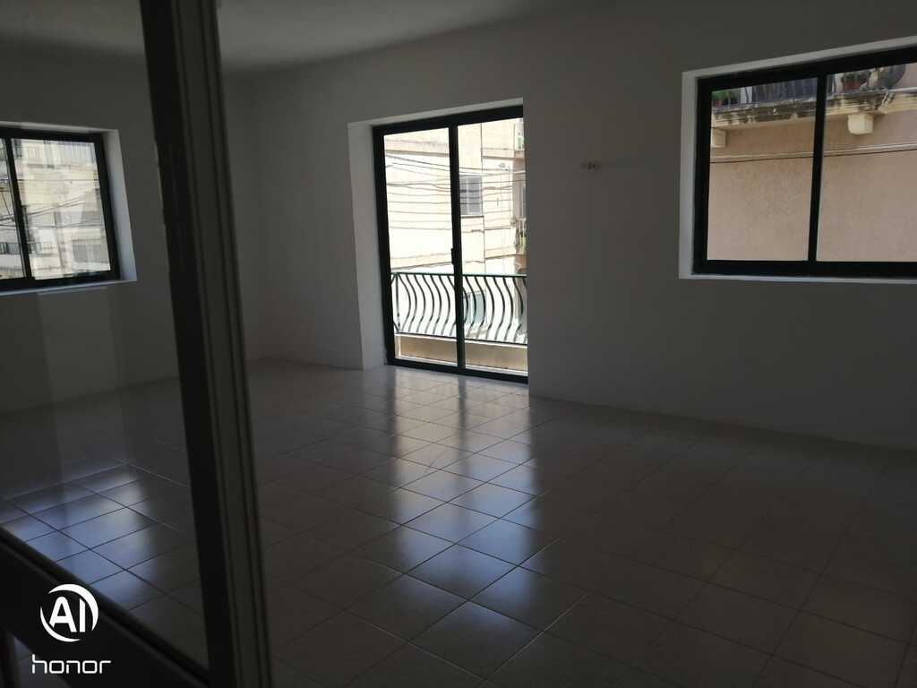 Office for Long Let in San Ġwann - €1,000/month photo 12