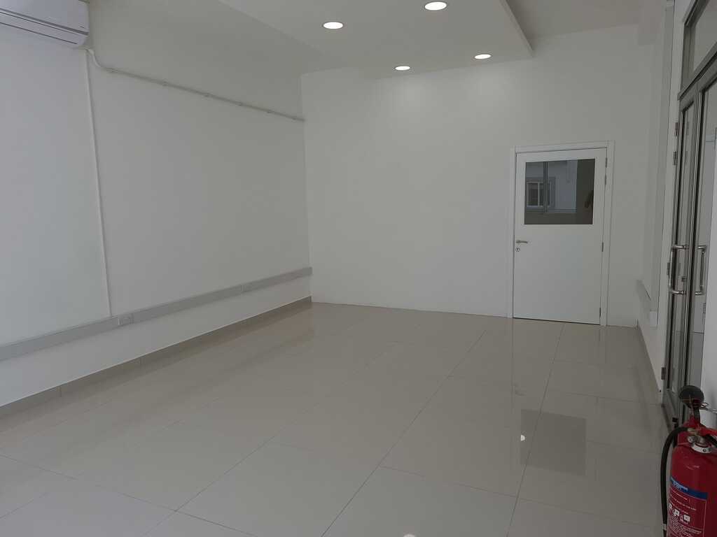 Office for Long Let in Mrieħel - €2,000/month photo 2