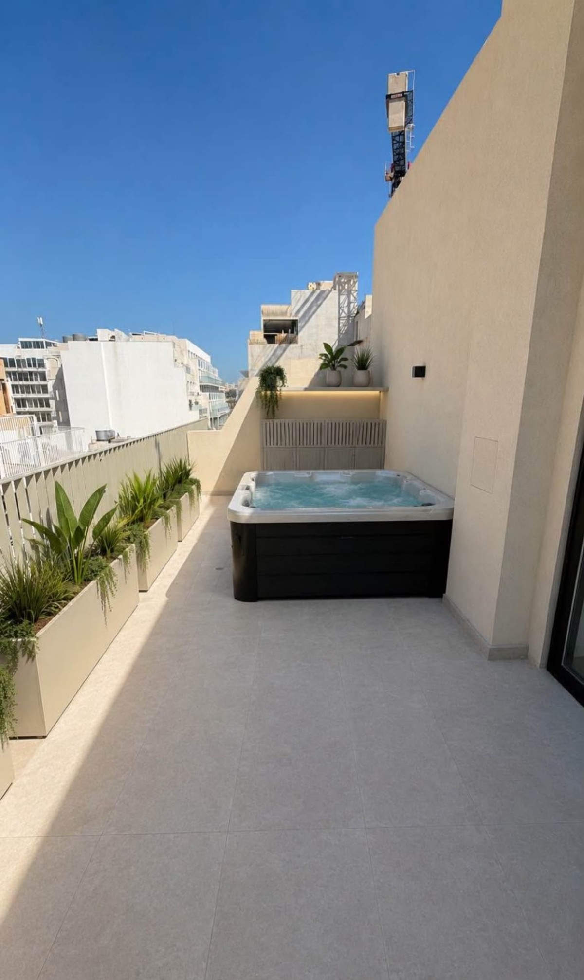 Duplex penthouse with Jacużżi GŻIRA