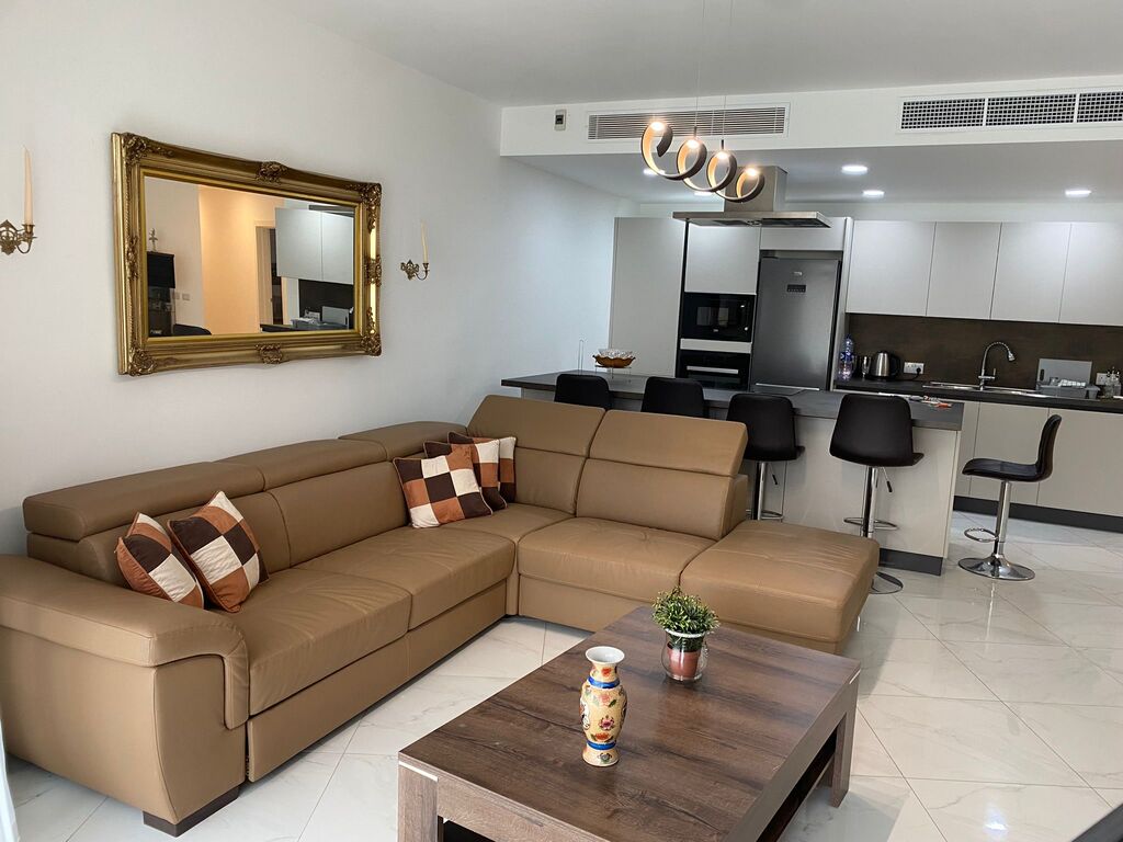 3 Bedroom Maisonette for Long Let in Swieqi - €3,000/month photo 4