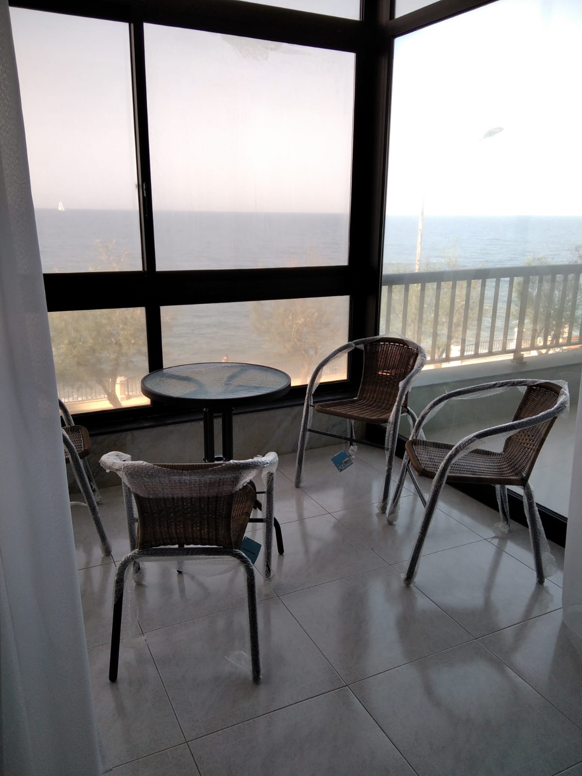 Magnificent Seafront 4-Bedroom Apartment in Sliema photo 3