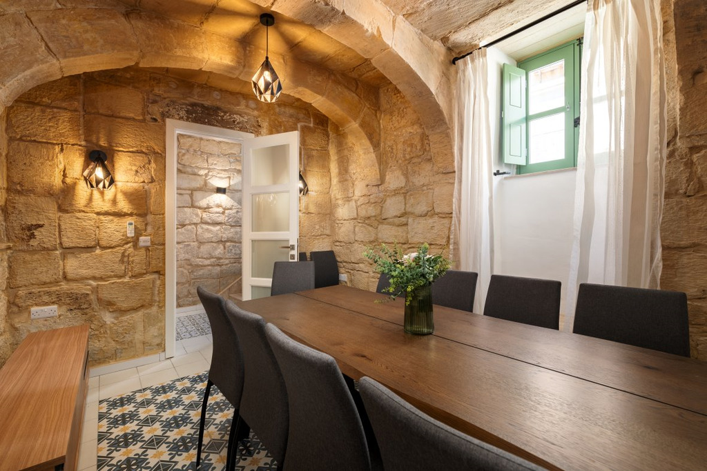 5 Bedroom House of Character for Long Let in Naxxar - €5,000/month photo 3