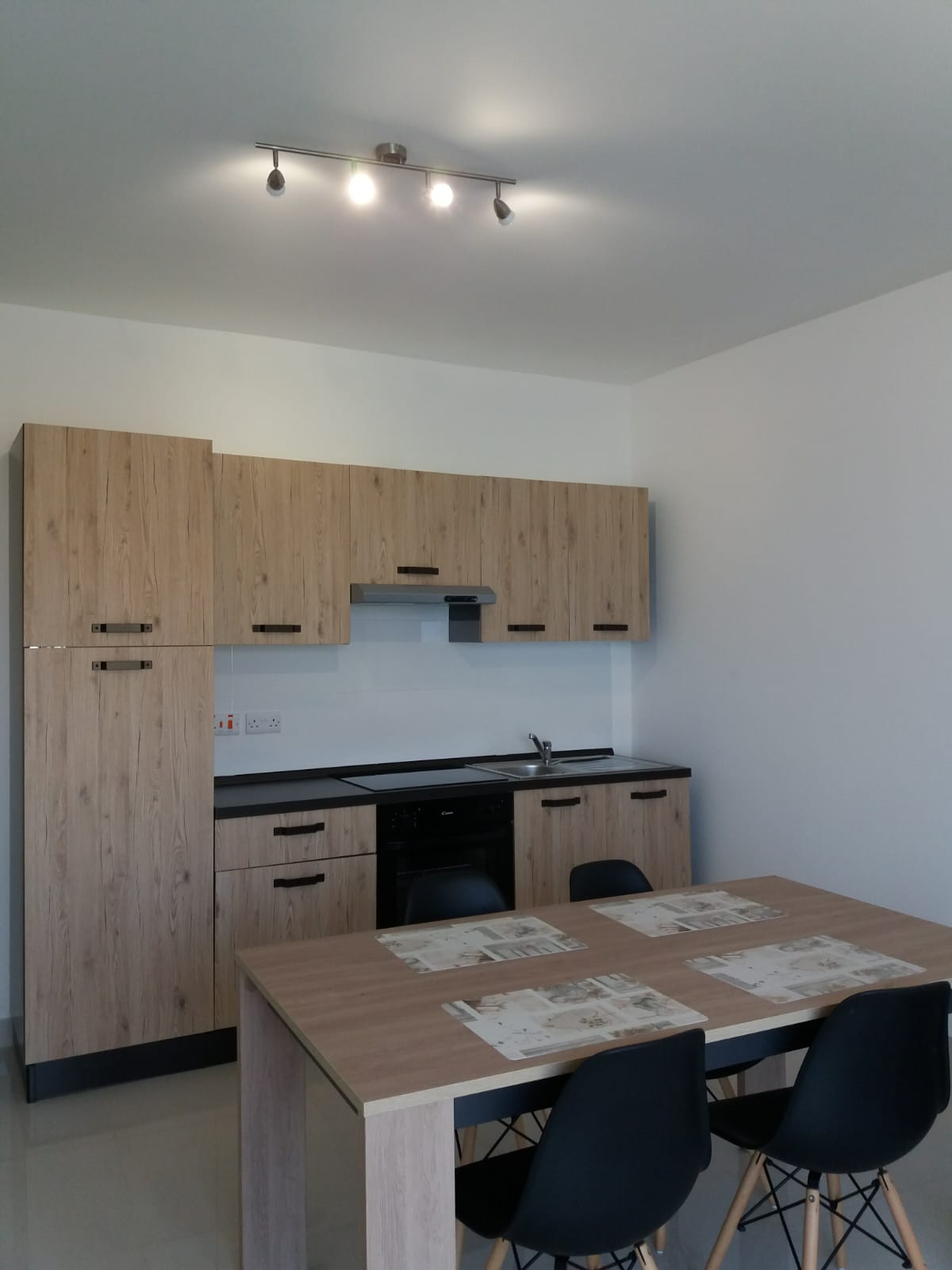 Stunning Seafront 2-Bedroom Apartment in St Julians photo 4