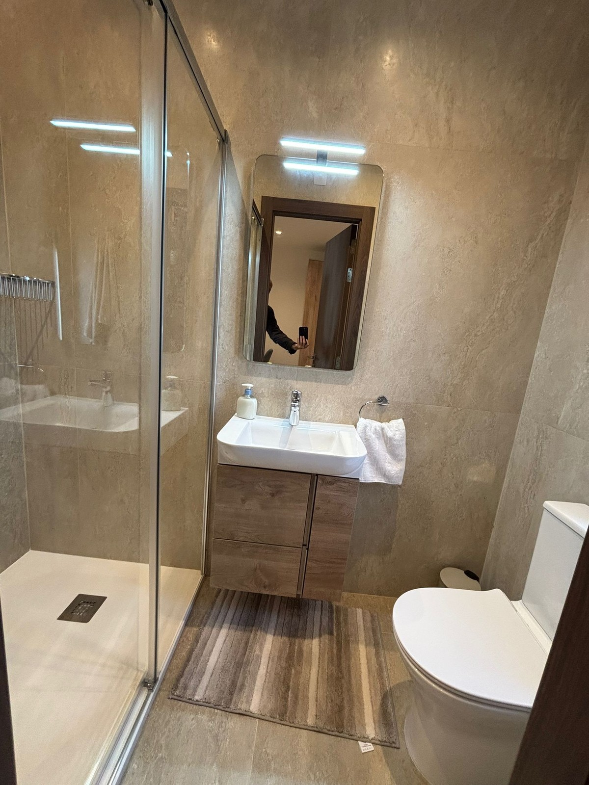 2 Bedroom Ensuite Penthouse for Long Let in Sliema - €2,500/month photo 9