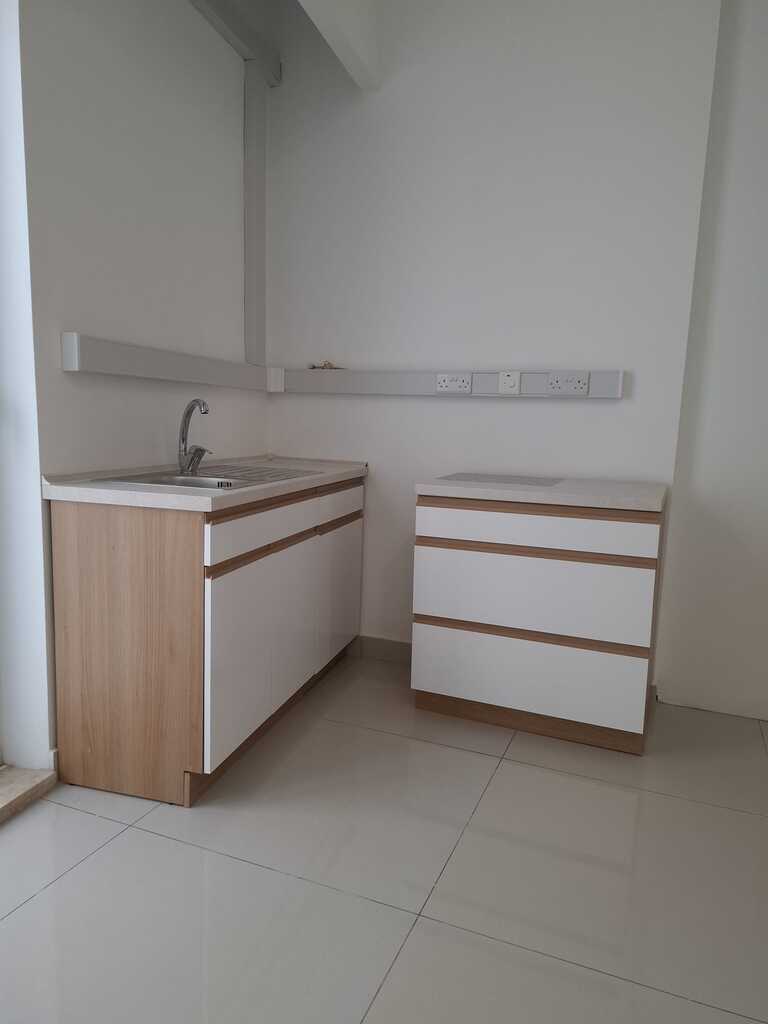 Office for Long Let in Mrieħel - €2,000/month photo 8