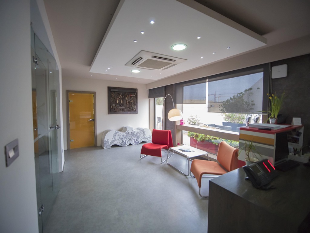 Office for Long Let in Ta' Xbiex - €7,000/month photo 5