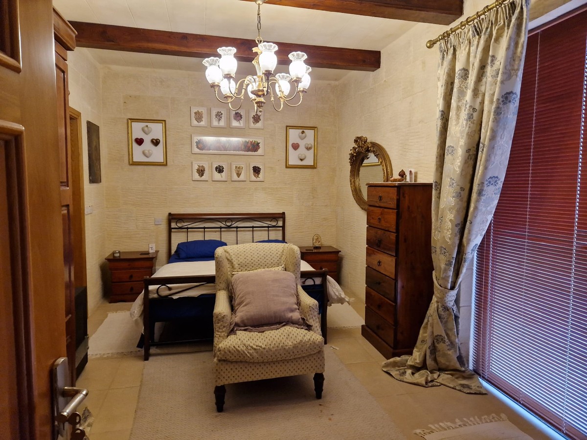 3 Bedroom Ensuite Farmhouse for Long Let in Nadur - €1,800/month photo 10