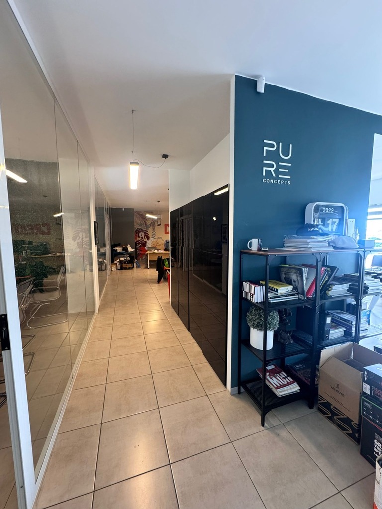 Office for Long Let in Santa Venera - €1,500/month photo 8