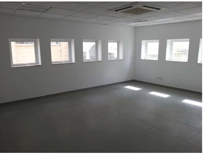 Office for Long Let in Sliema - €2,000/month photo 14