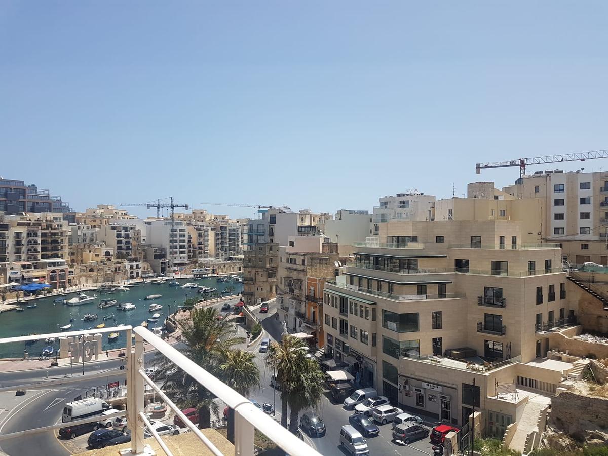 3 Bedroom Ensuite Penthouse for Long Let in St. Julian's - €2,400/month