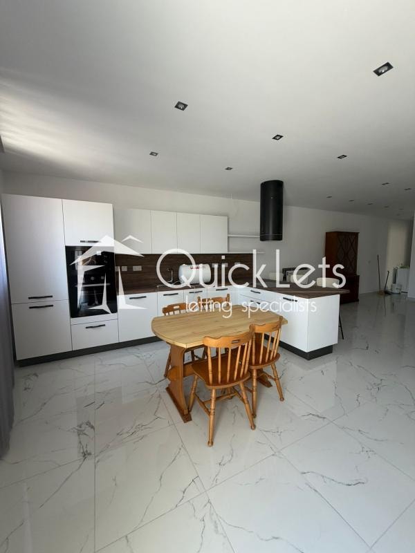 2 Bedroom Ensuite Apartment for Long Let in Żurrieq - €1,400/month photo 4