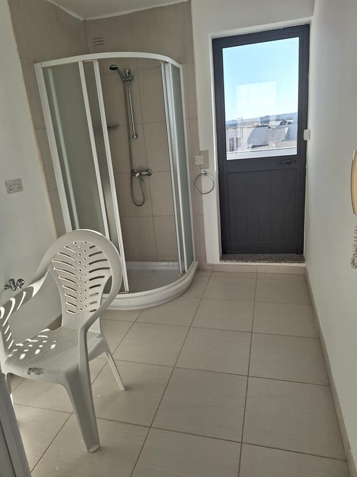 2 Bedroom Ensuite Apartment for Long Let in Mosta - €1,100/month photo 6