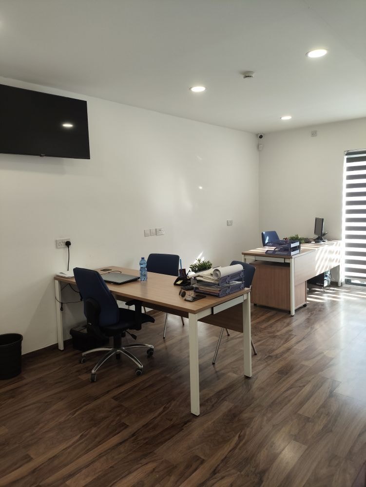 Office for Long Let in Iklin - €1,500/month photo 2