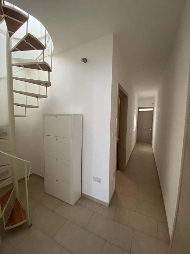 1 Bedroom Penthouse for Long Let in St. Paul's Bay - €1,050/month photo 4