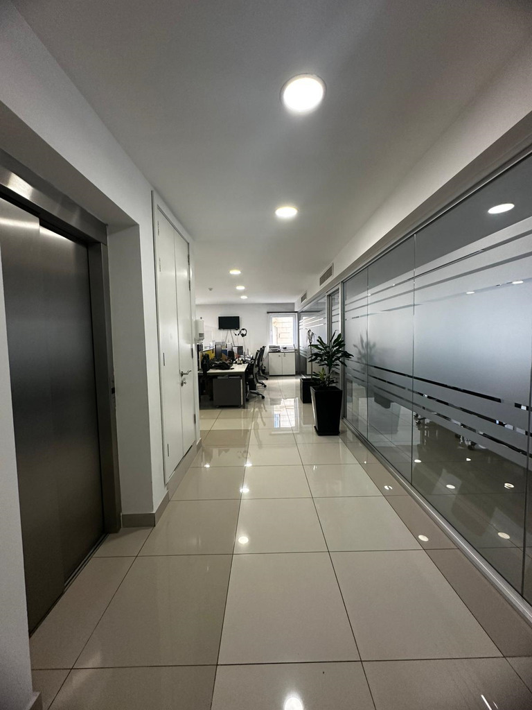 Office for Long Let in Ħamrun - €7,000/month photo 11