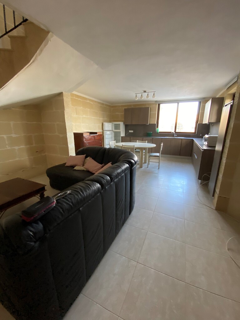 3 Bedroom Farmhouse for Long Let in Xagħra - €1,400/month photo 7