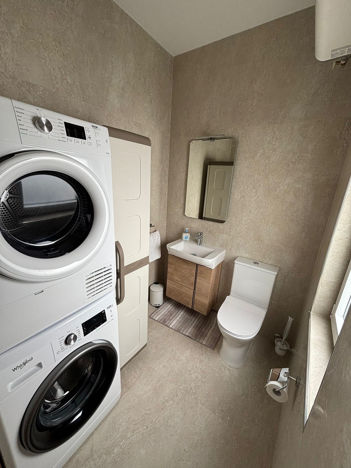 2 Bedroom Ensuite Penthouse for Long Let in Sliema - €2,500/month photo 10
