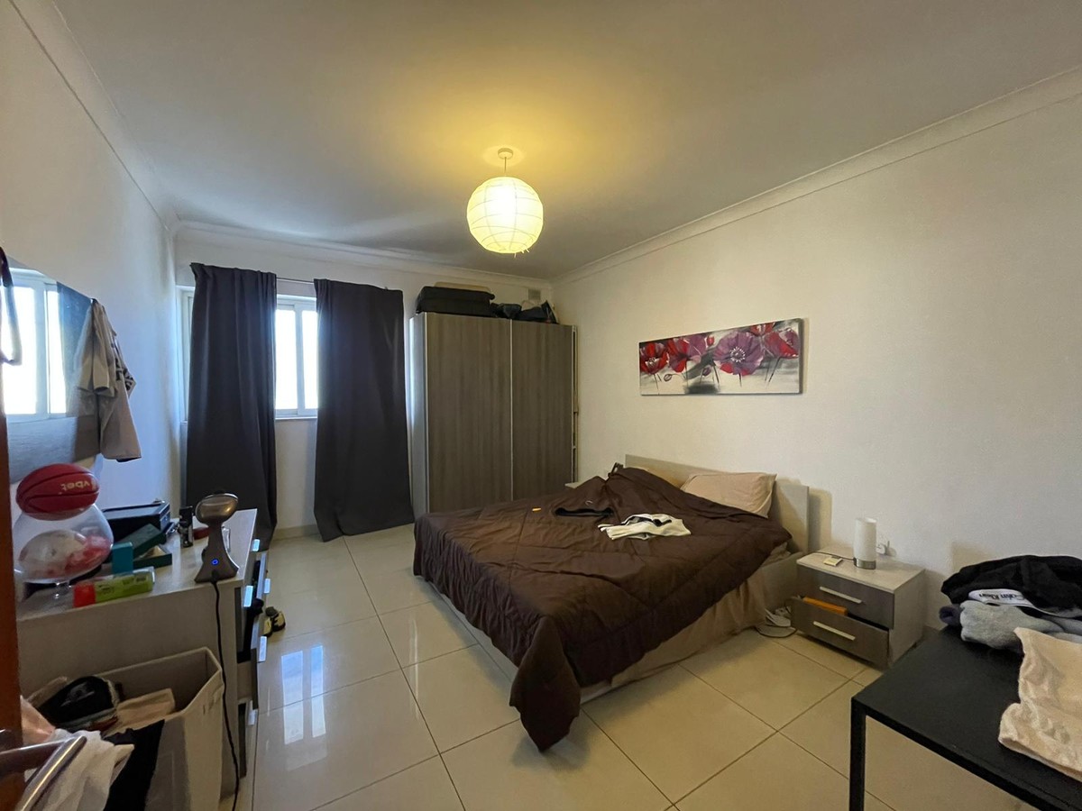 Spacious Modern 90 sqm 1-Bedroom Apartment in Gzira photo 5