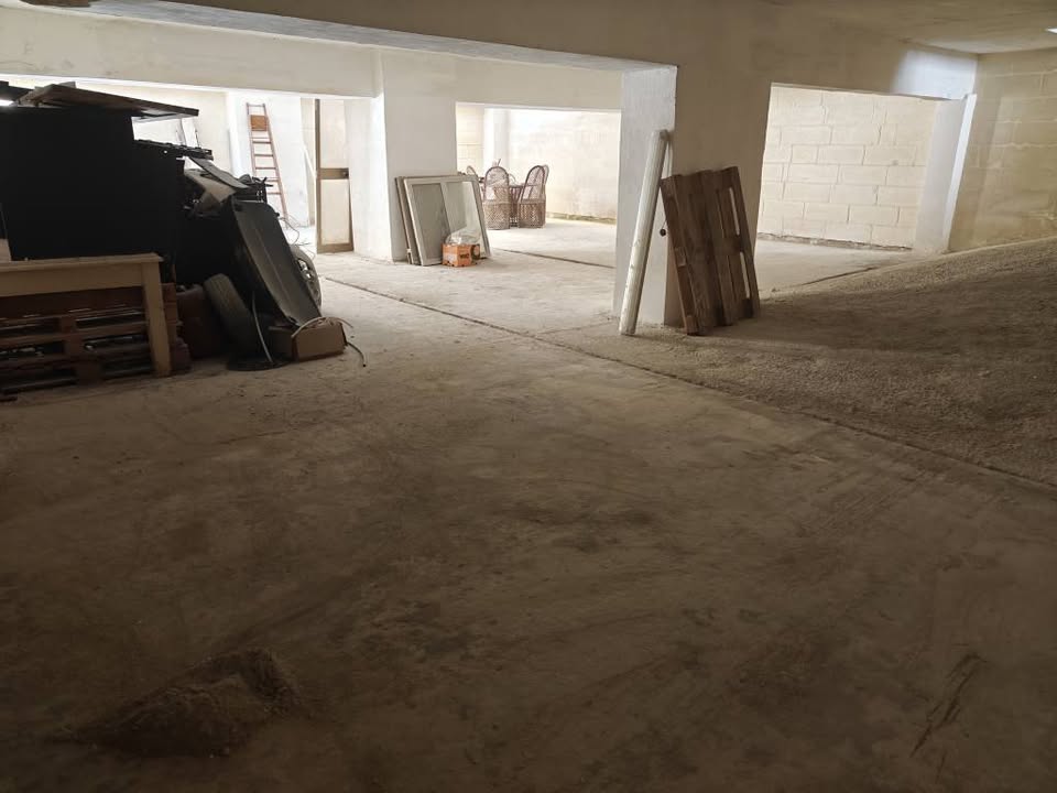 Massive Commercial Premises 463sqm Warehouse in Hamrun photo 5