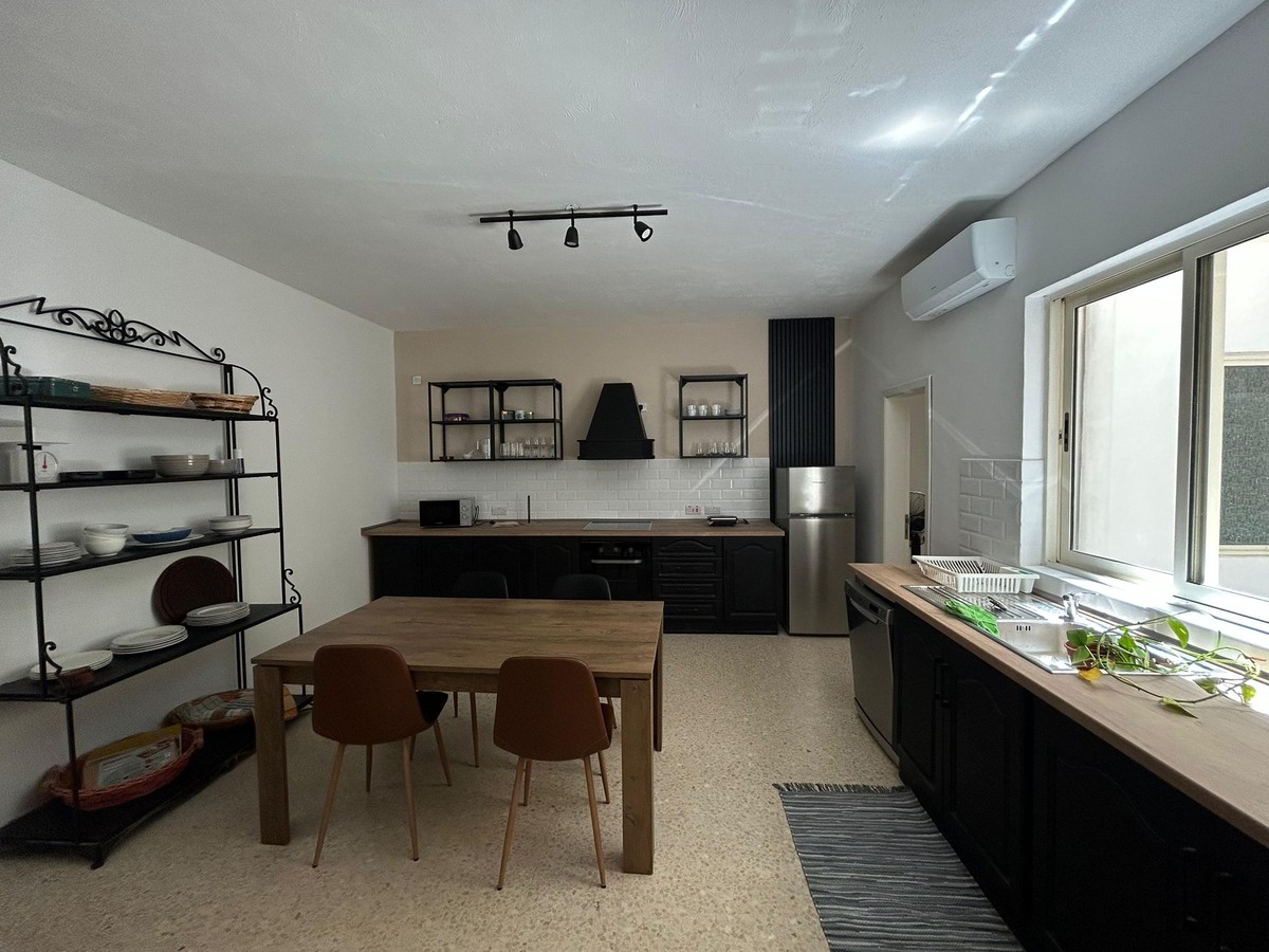 Spacious 3-Bedroom Apartment with Garage in St. Julians photo 2