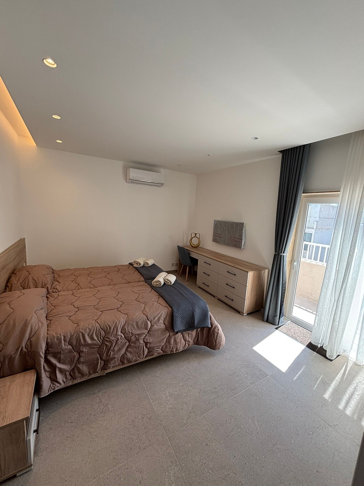 2 Bedroom Ensuite Penthouse for Long Let in Sliema - €2,500/month photo 6