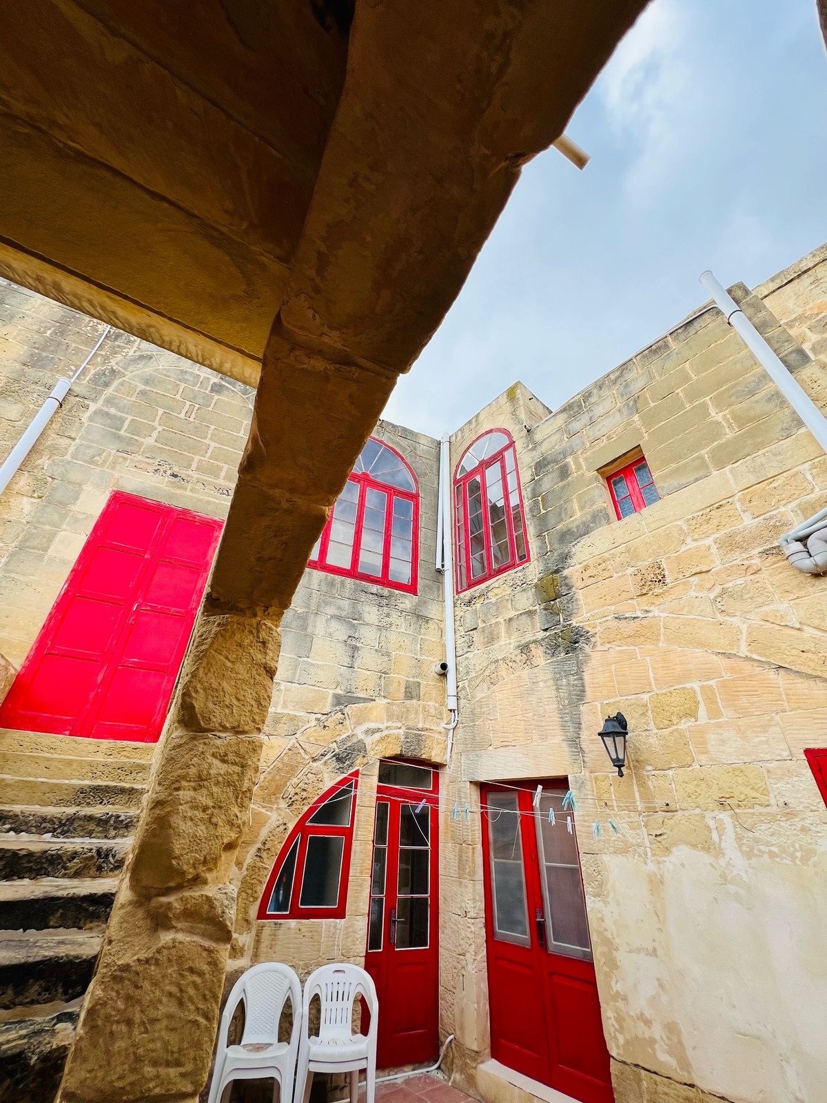 Magnificent 5-Bedroom Farmhouse with Pool in San Lawrenz, Gozo