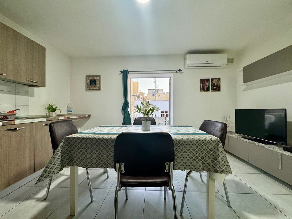 2 Bedroom Apartment for Long Let in Qawra - €1,200/month photo 3