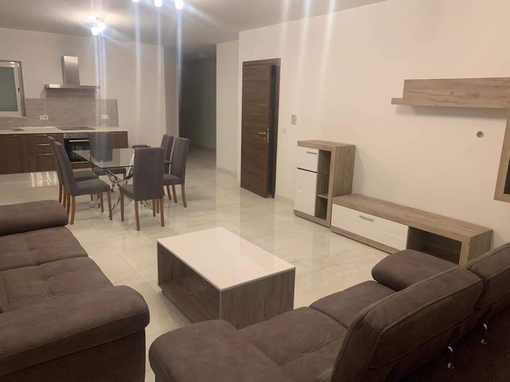3 Bedroom Apartment for Long Let in Mosta - €1,700/month photo 2