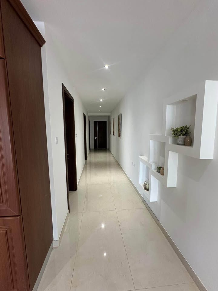Elegant Luxury 3-Bedroom Apartment in Balzan photo 4