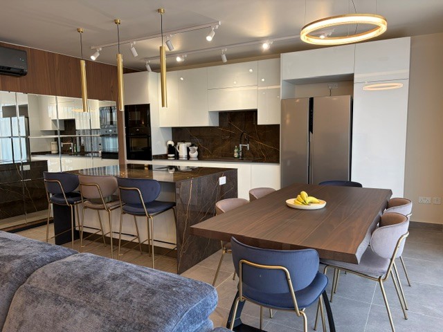 3 Bedroom apartmet photo 2