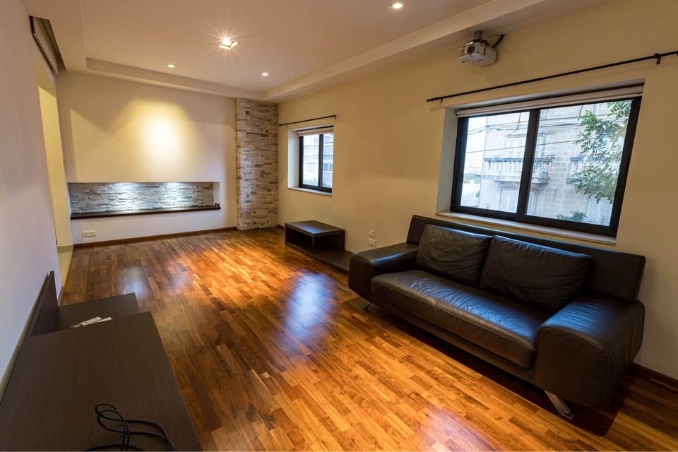Spacious 4-Bedroom Duplex Maisonette with Large Terraces & 2.5-Car Garage in Kappara photo 2