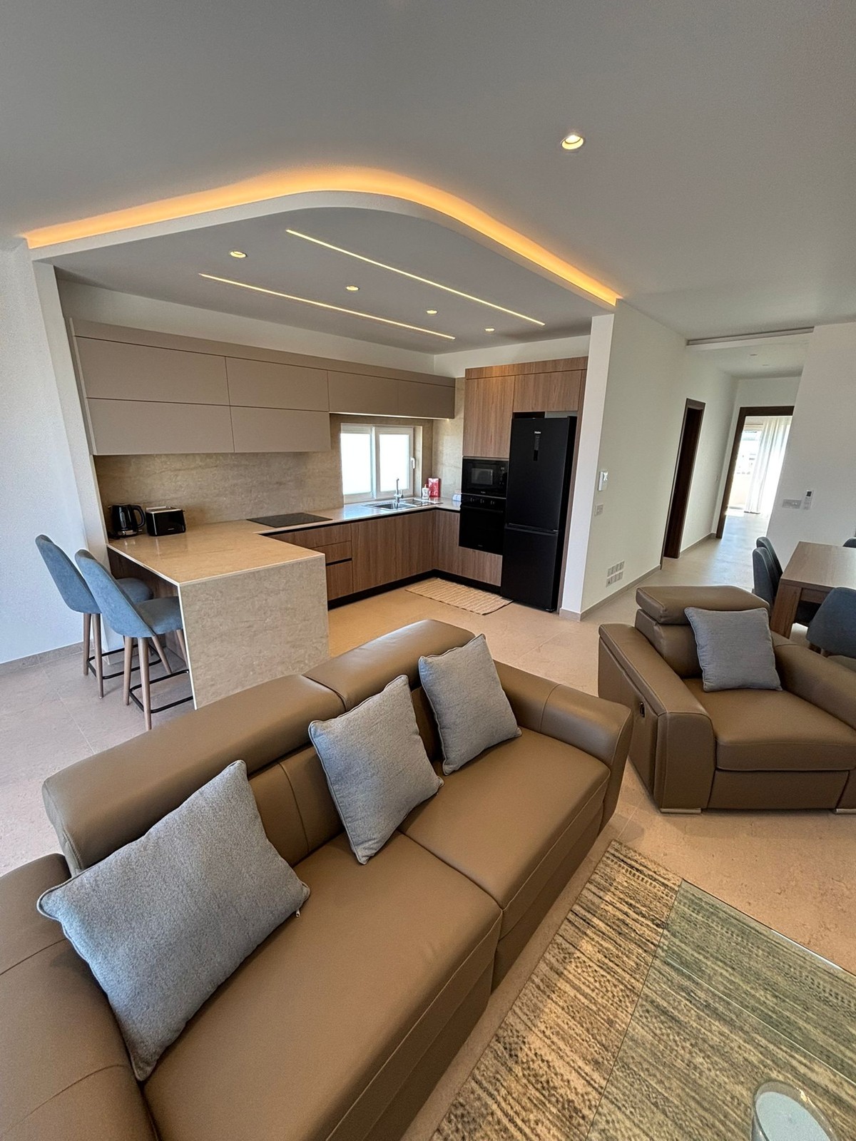 2 Bedroom Ensuite Penthouse for Long Let in Sliema - €2,500/month photo 3
