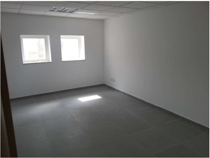 Office for Long Let in Sliema - €2,000/month photo 11