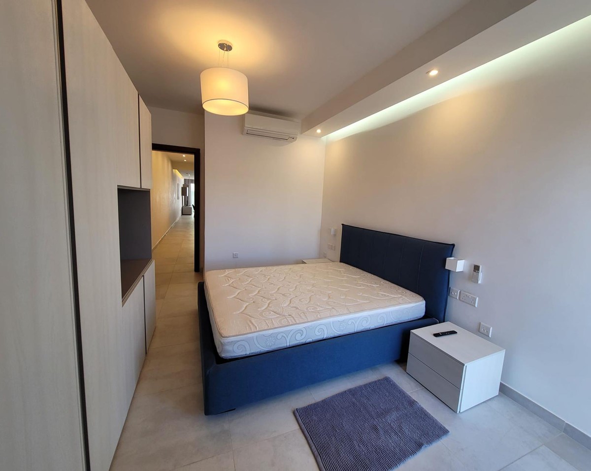 Stunning Seafront 2-Bedroom Apartment with A Large Terrace in Sliema photo 7