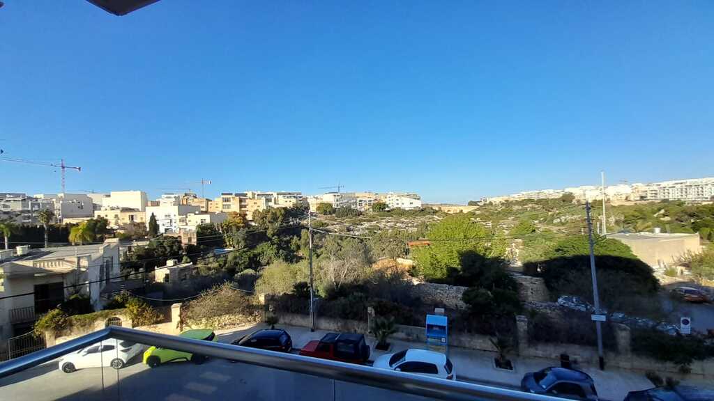 3 Bedroom Penthouse for Long Let in Naxxar - €1,600/month photo 2