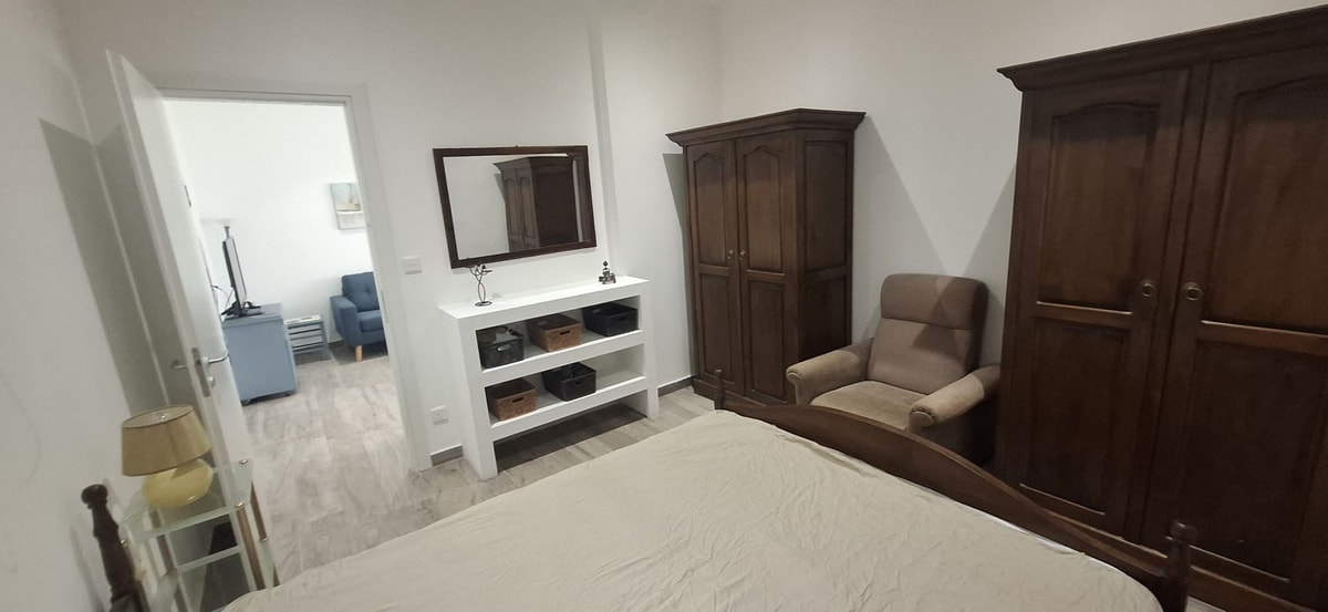Beautifully Finished 2-Bedroom Apartment Close to the Seafront in Sliema photo 8