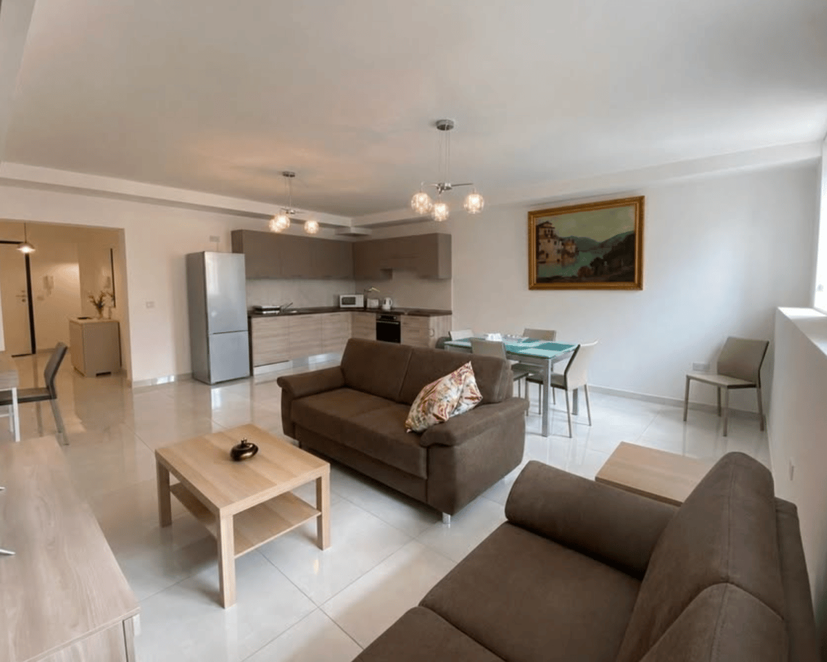 Gzira 2-bedroom 2-bathroom Apartment